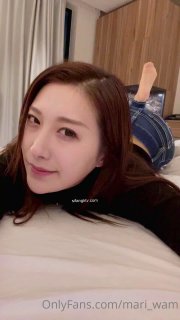 大學美眉騷的不行愛好女上位喜歡騎乘操說大J吧都能頂到她的G點